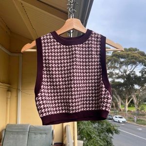 Glassons cropped houndstooth vest